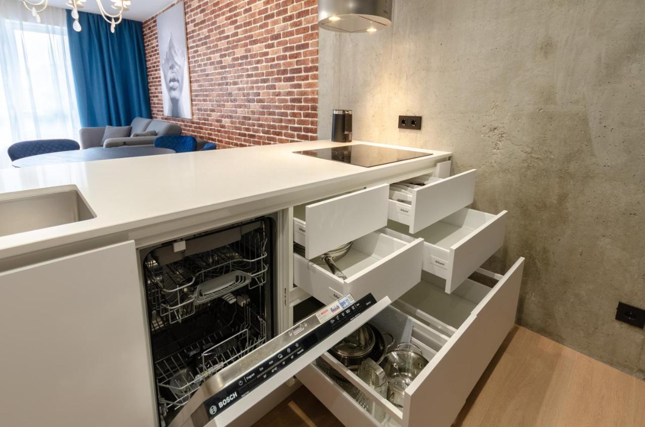 Petrovdom 12-95 Loft Apartments At Rc Kvartet, 16Г Vasyl Lypkivskyi Street Kyiv Exterior photo